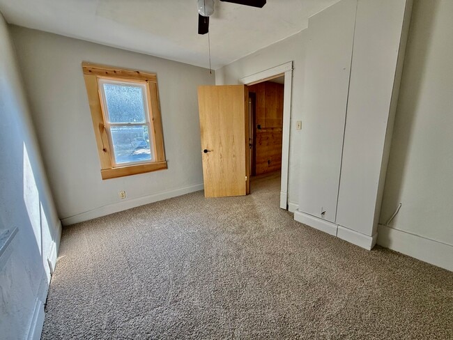 Building Photo - 802 2nd St NW