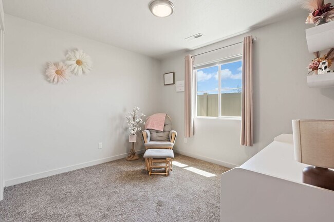 Building Photo - 3 Bedroom, 2 Bath Single Level Home in Desirable Meridian Location!