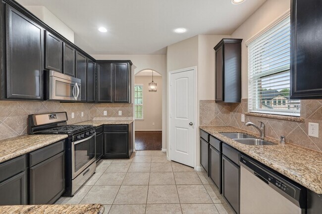 Building Photo - 13302 Hidden Valley Dr