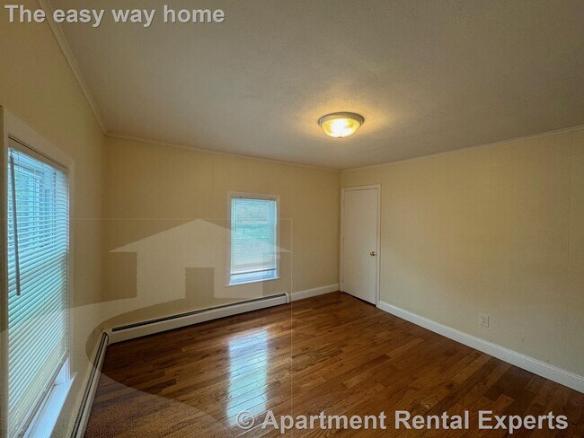 Building Photo - 213 Beacon St