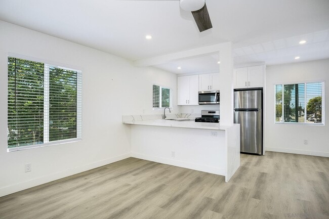 Building Photo - 3204 Collier Ave