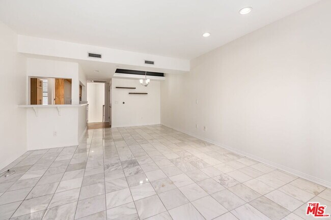 Building Photo - 171 N Church Ln