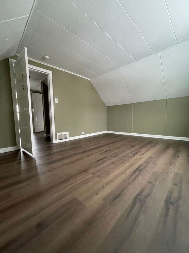 Building Photo - 25 2nd St NW