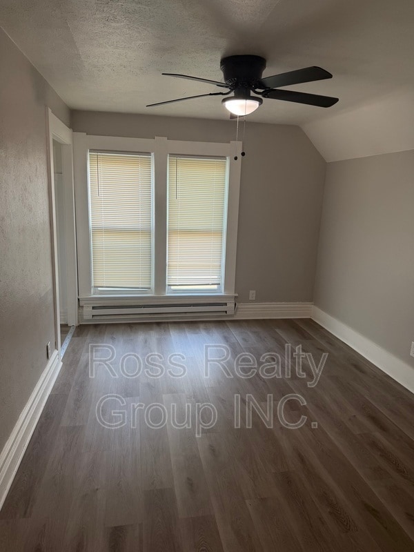Building Photo - 1121 Delence St
