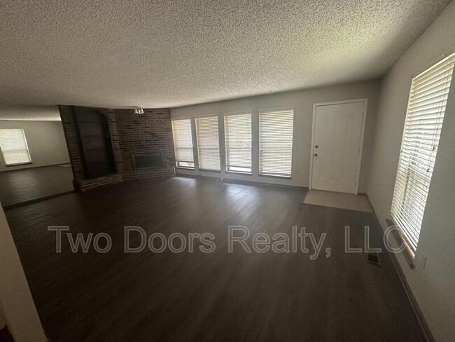 Building Photo - 6452 W Hefner Rd