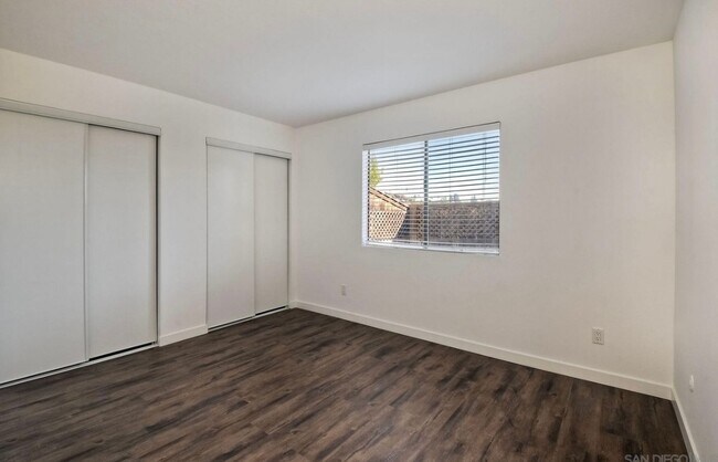 Building Photo - 625 S Fig St