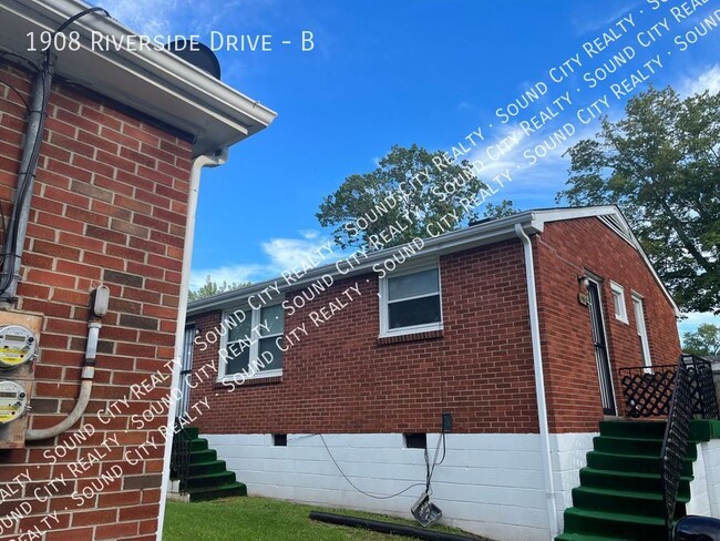 Building Photo - INGLEWOOD EAST NASHVILLE Duplex 2/1 bath 9...