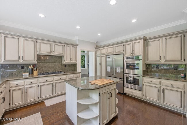Building Photo - 2521 Sandycreek Dr