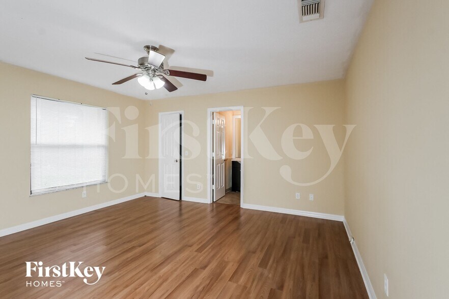 Building Photo - 2078 SW Idaho Ln