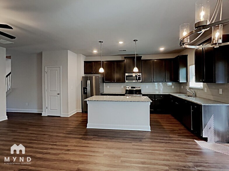 Building Photo - 10143 Benton Woods Dr