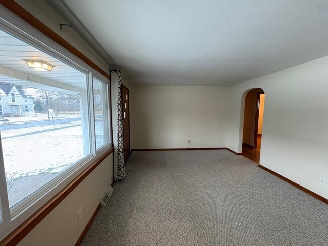 Building Photo - 1115 Lake St