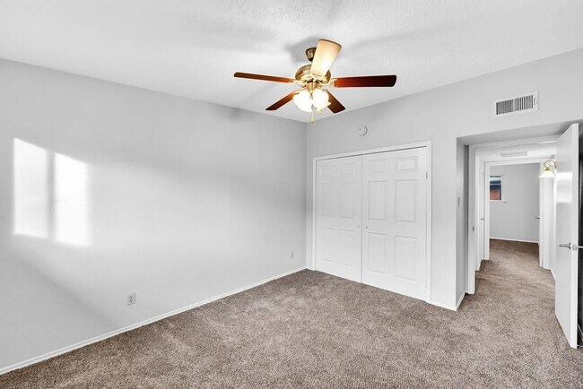 Building Photo - 803 Oakland St