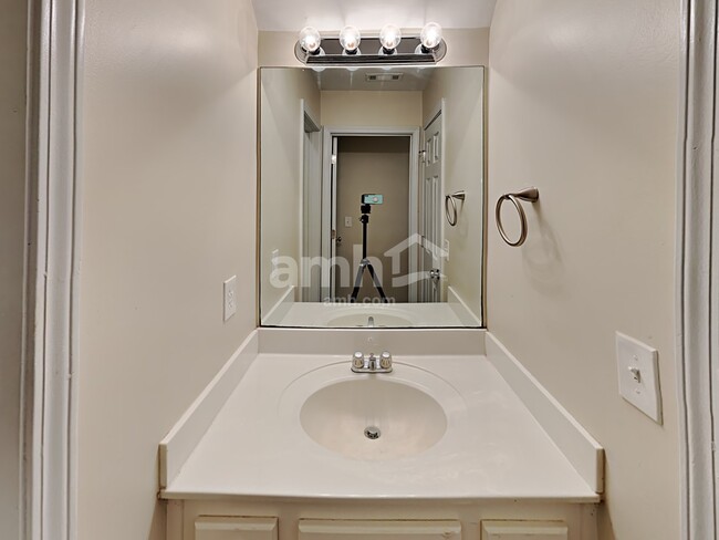 Building Photo - 904 Spring Harbor Ridge