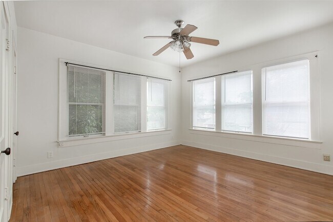 Building Photo - 4809.5 Reiger Ave