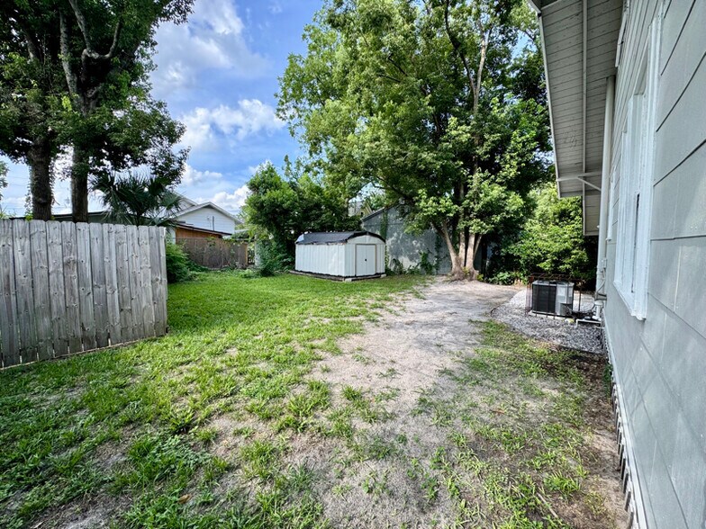 Building Photo - 2923 Rosselle St