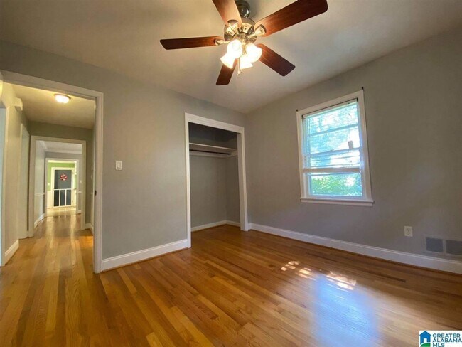 Building Photo - 510 9th Ave NE
