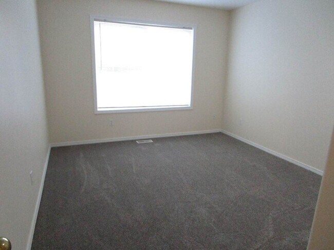 Building Photo - 3 Bedroom, 2 Bathroom Rambler located in A...