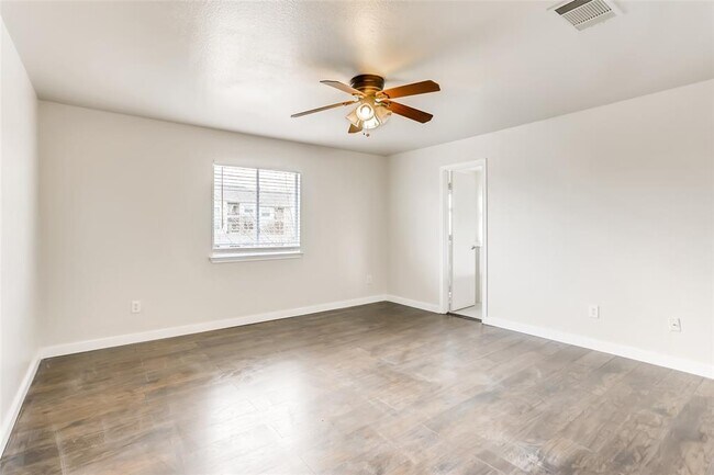 Building Photo - 1700 Anise Dr