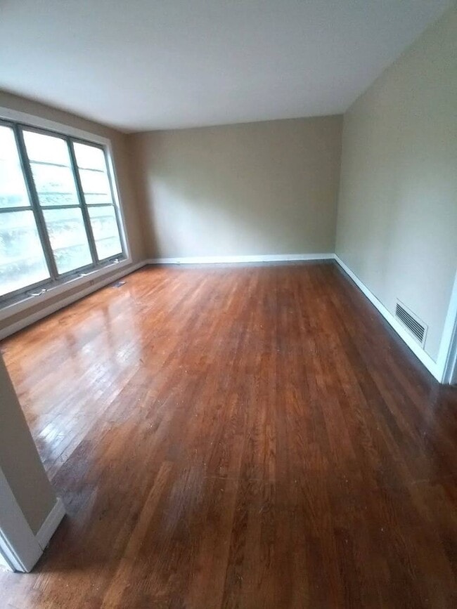 Building Photo - 4 bedroom/2 bathroom house in Florence, ju...
