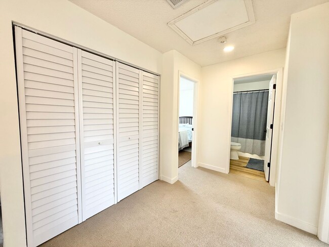 Building Photo - 387 Ivory Cir