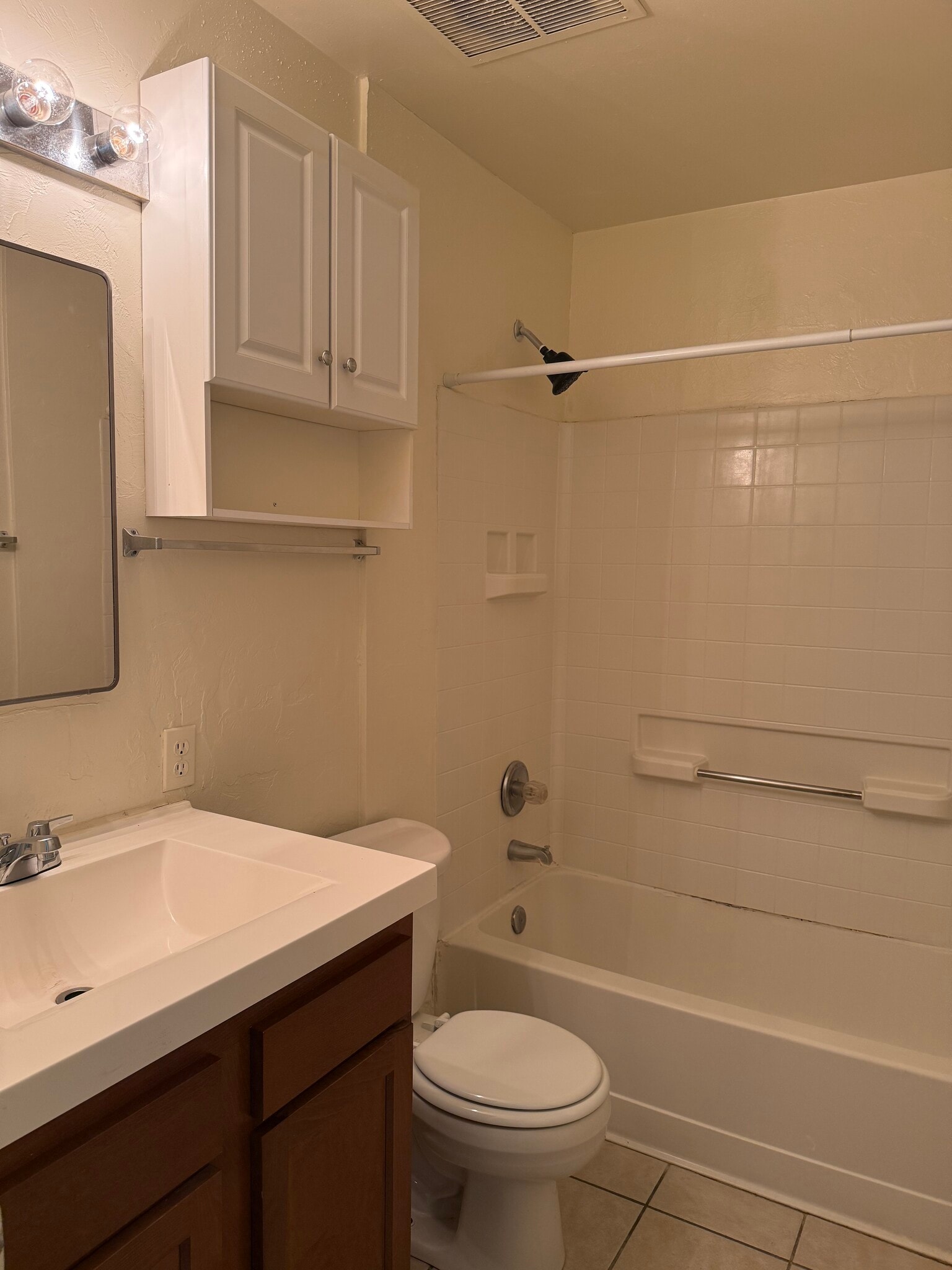 Building Photo - 1401 E Lee St