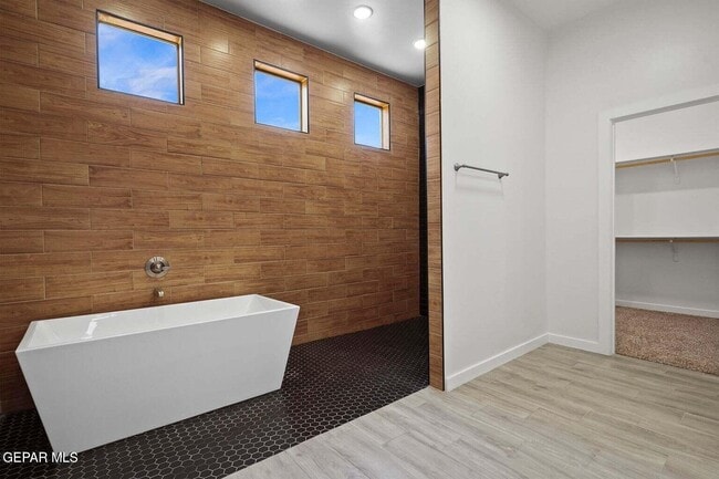 Building Photo - 717 Chatham Pl