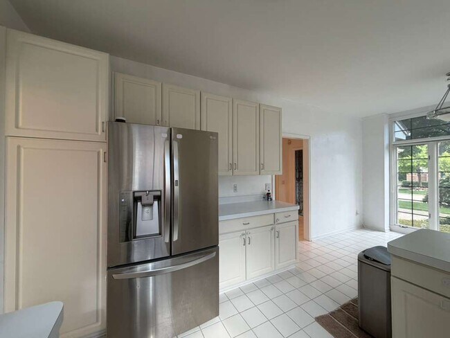 Building Photo - 1154 Bluebird Dr