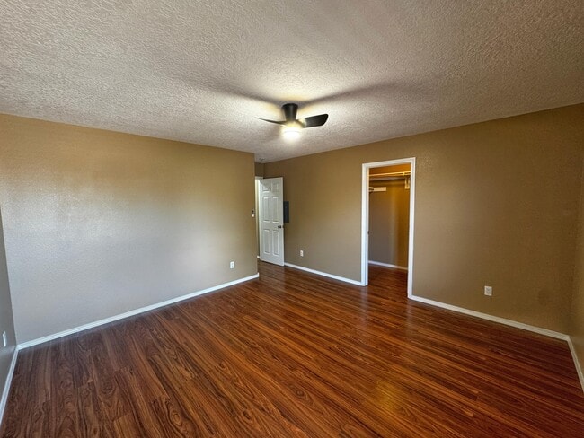 Building Photo - 923 Telstar Loop NW