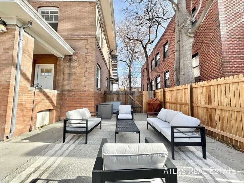 Building Photo - 1220 Corona St