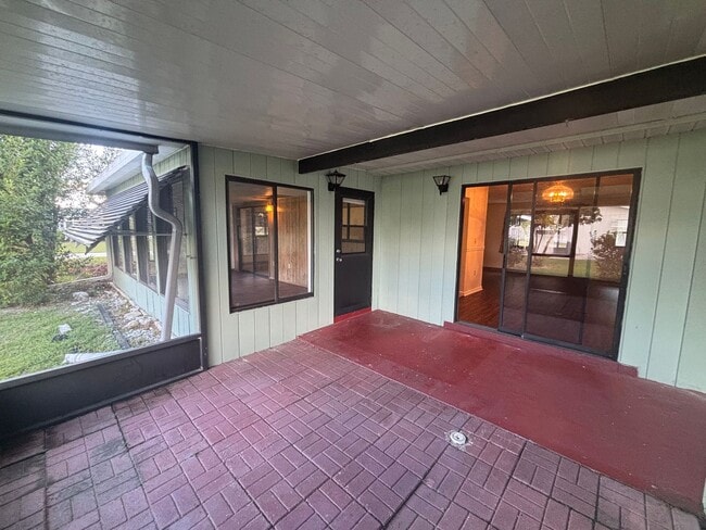 Building Photo - Corner lot house in 55+ community