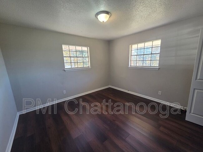 Building Photo - 583 Bandy Ln