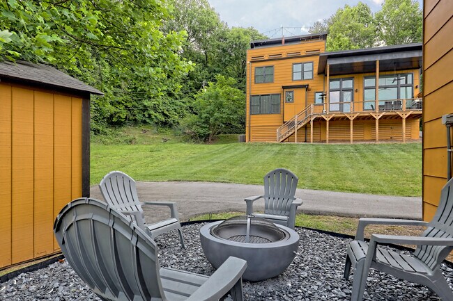 Building Photo - 122 Cannon St