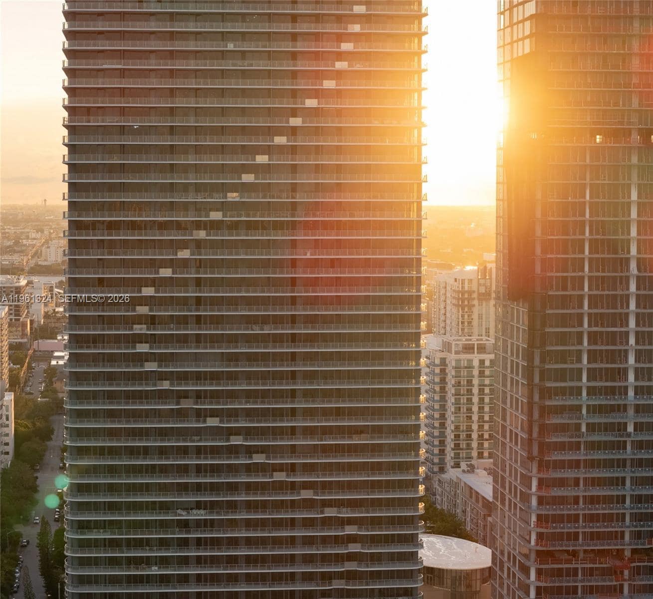 Building Photo - 700 NE 24th St