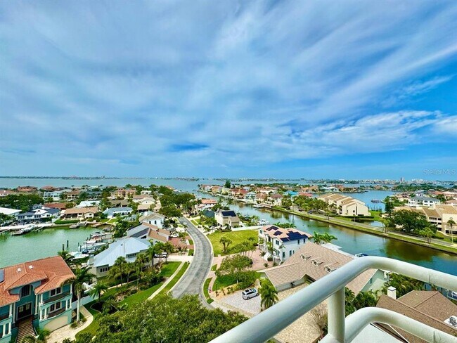 Building Photo - 5950 Pelican Bay Plaza S