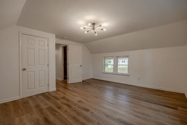 Building Photo - 231 Broadway St