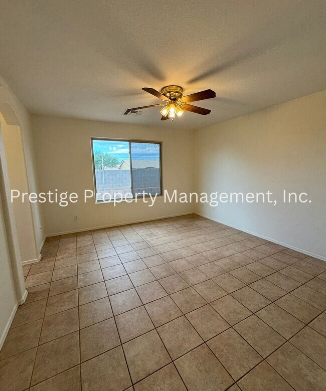 Building Photo - Charming All Tile 4/2 Rita Ranch Home