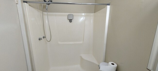 Building Photo - Great condo in great location