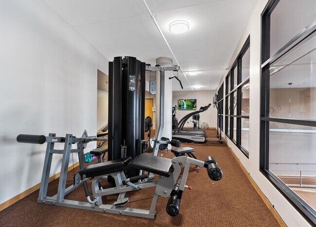 Building Photo - 401 N 2nd St