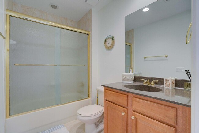 Building Photo - 12759 SE Old Cypress Dr