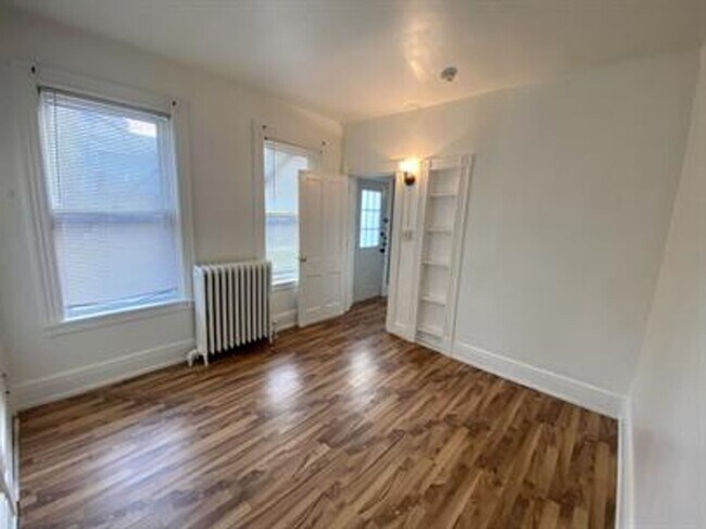 Building Photo - 137 S Prince St