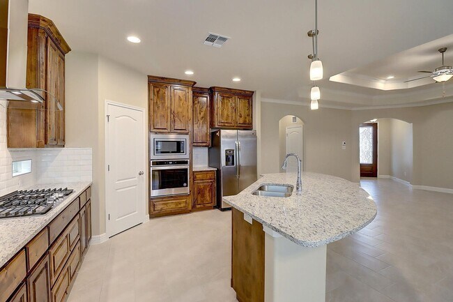 Building Photo - 2202 Crystal Bay Dr.