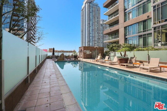 Building Photo - 1111 S Grand Ave