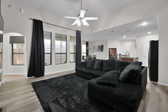 Building Photo - 3607 Cedar Flats Ln