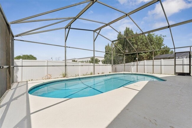 Building Photo - 439 Majesty Dr