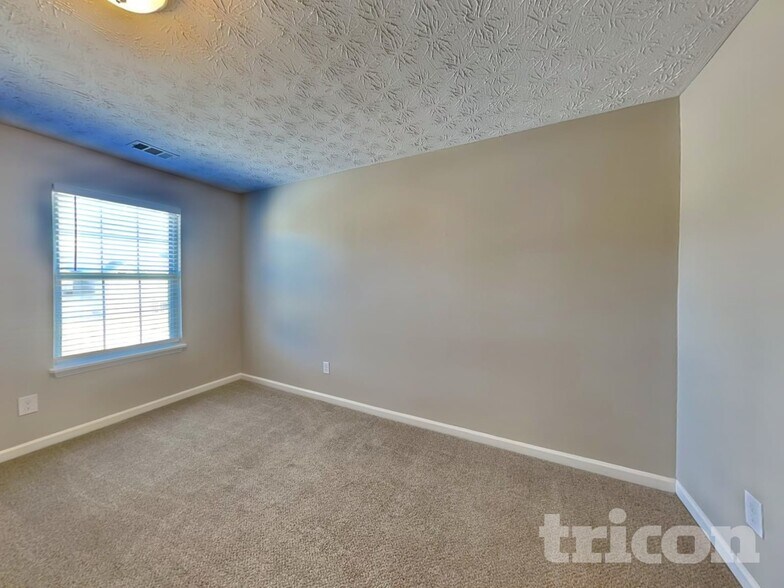 Building Photo - 1485 Rose Pointe Dr