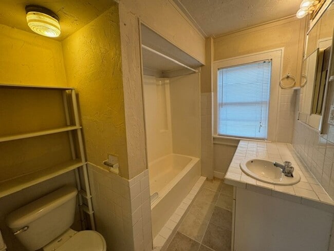 Building Photo - 2 bed 1 bath upstairs garage apartment, you pay only electric, private entrance and parking !