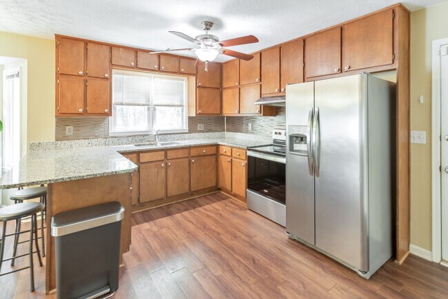 Building Photo - 2980 Hembree Rd NE