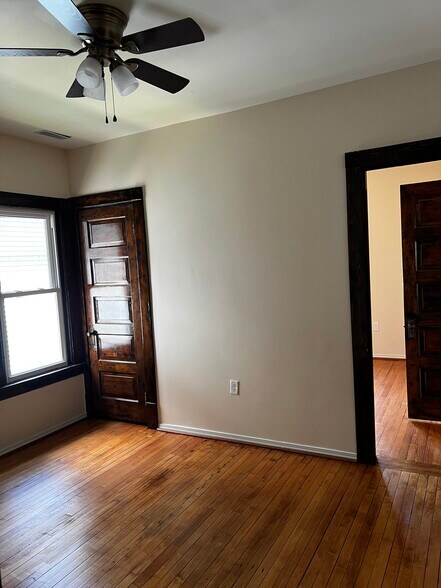 Building Photo - 522 N 33rd St