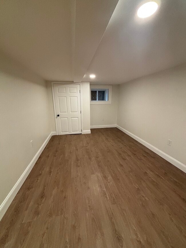 Building Photo - Rehabbed 4 bedroom Townhome