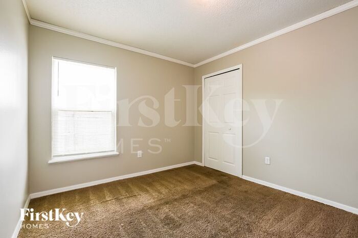 Building Photo - 3325 Croton Ave